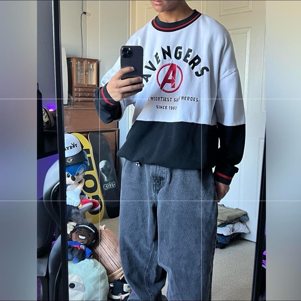 vintage baggy cozy disney avengers sweater